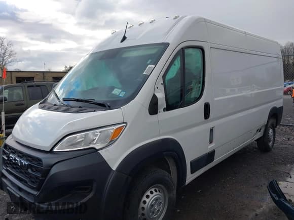 ✅ 2025 Ram ProMaster Cargo Tradesman • VIN: 3C6LRVDG8SE513893 • Lot: 43628649. Listed on IAAI with 5,396 mi. Free auction sales archive from the USA and detailed vehicle history report at DreamBid. Image 17.