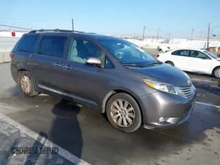 ✅ 2015 Toyota Sienna XLE • VIN: 5TDYK3DC9FS662992 • Лот: 43652531. Опубликован ранее на IAAI с пробегом 71 986 миль. Бесплатный доступ к архиву аукционных продаж из США и подробный отчёт об истории автомобиля на DreamBid. Изображение 1.