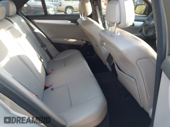 ✅ 2008 Mercedes-Benz C 300 Sport • VIN: WDDGF54X78R029834 • Lot: 43354217. Wystawiony na IAAI z przebiegiem 170 855 mil. Bezpłatny archiwum sprzedaży aukcyjnych z USA i szczegółowy raport historii pojazdu na DreamBid. Zdjęcie 8.