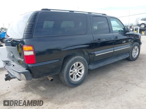 ✅ 2003 Chevrolet Suburban LS • VIN: 3GNEC16T03G334122 • Lot: 41860521. Wystawiony na IAAI z przebiegiem 195 648 mil. Bezpłatny archiwum sprzedaży aukcyjnych z USA i szczegółowy raport historii pojazdu na DreamBid. Zdjęcie 4.