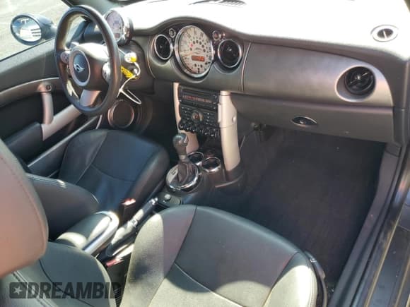 ✅ 2008 MINI Convertible S • VIN: WMWRH33508TL97385 • Lot: 45588455. Listed on Copart with 79,434 mi. Free auction sales archive from the USA and detailed vehicle history report at DreamBid. Image 8.