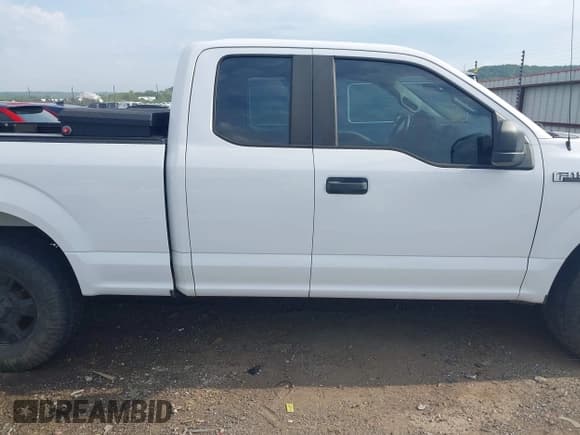 ✅ 2017 Ford F-150 XL • VIN: 1FTFX1EF3HKC75998 • Lot: 42391371. Listed on IAAI with 168,980 mi. Free auction sales archive from the USA and detailed vehicle history report at DreamBid. Image 13.