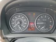 ✅ 2006 BMW 3 Series 325i • VIN: WBAVB13506PT18520 • Лот: 53155905. Опубликован ранее на Copart с пробегом 260 361 миль. Бесплатный доступ к архиву аукционных продаж из США и подробный отчёт об истории автомобиля на DreamBid. Изображение 9.