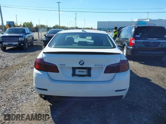 ✅ 2016 BMW 5 Series 528i xDrive • VIN: WBA5A7C52GG144408 • Lot: 43555268. Wystawiony na IAAI z przebiegiem 37 273 mil. Bezpłatny archiwum sprzedaży aukcyjnych z USA i szczegółowy raport historii pojazdu na DreamBid. Zdjęcie 15.