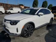 ✅ 2024 VinFast VF 8 Plus • VIN: RLLV1AFA5RH004896 • Lot: 71186455. Wystawiony na Copart z przebiegiem 8 471 mil. Bezpłatny archiwum sprzedaży aukcyjnych z USA i szczegółowy raport historii pojazdu na DreamBid. Zdjęcie 1.