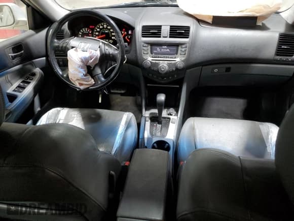 ✅ 2006 Honda Accord • VIN: JHMCN36446C003208 • Лот: 92574205. Опубликован ранее на Copart с пробегом 241 462 миль. Бесплатный доступ к архиву аукционных продаж из США и подробный отчёт об истории автомобиля на DreamBid. Изображение 8.