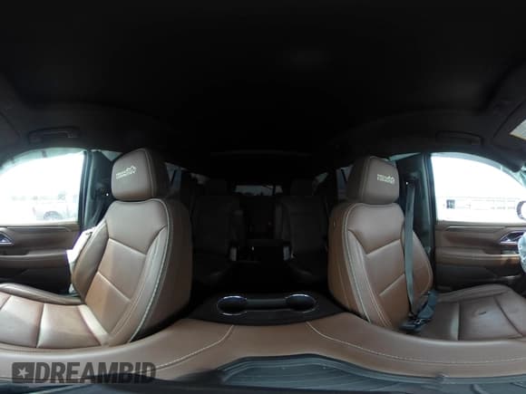 ✅ 2023 Chevrolet Tahoe High Country • VIN: 1GNSKTKL0PR214835 • Lot: 42347599. Wystawiony na IAAI z przebiegiem 53 799 mil. Bezpłatny archiwum sprzedaży aukcyjnych z USA i szczegółowy raport historii pojazdu na DreamBid. Zdjęcie 19.