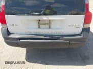 ✅ 2002 Volvo V70 • VIN: YV1SZ58D221081271 • Lot: 43265657. Listed on IAAI with 173,455 mi. Free auction sales archive from the USA and detailed vehicle history report at DreamBid. Image 6.