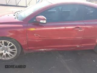 ✅ 2013 Volvo C70 T5 • VIN: YV1672MC0DJ143885 • Lot: 43424749. Wystawiony na IAAI z przebiegiem 96 459 mil. Bezpłatny archiwum sprzedaży aukcyjnych z USA i szczegółowy raport historii pojazdu na DreamBid. Zdjęcie 6.