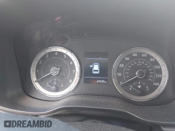 ✅ 2022 Hyundai Venue SEL • VIN: KMHRC8A35NU180027 • Lot: 41921088. Listed on IAAI with 69,220 mi. Free auction sales archive from the USA and detailed vehicle history report at DreamBid. Image 7.