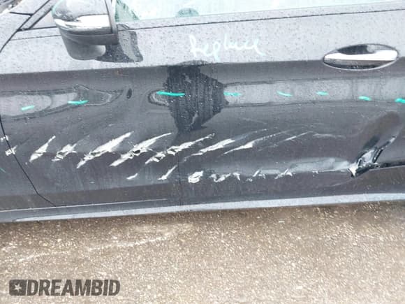 ✅ 2017 Mercedes-Benz C 300 • VIN: WDDWJ4KB8HF353968 • Lot: 42336137. Listed on IAAI with 48,454 mi. Free auction sales archive from the USA and detailed vehicle history report at DreamBid. Image 6.