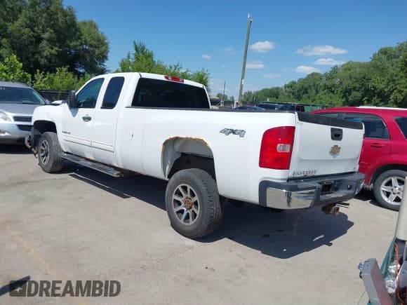 ✅ 2009 Chevrolet Silverado 2500HD LT • VIN: 1GCHK59K69E104751 • Lot: 39898897. Listed on IAAI with 196,972 mi. Free auction sales archive from the USA and detailed vehicle history report at DreamBid. Image 3.