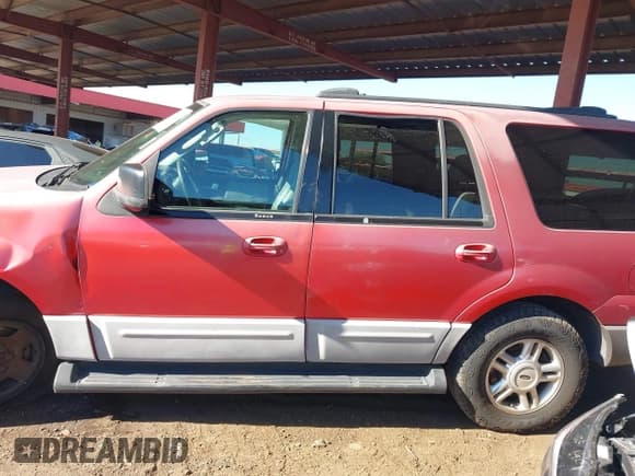 ✅ 2003 Ford Expedition Special Service • VIN: 1FMPU15L83LC15202 • Lot: 43786224. Wystawiony na IAAI z przebiegiem 195 417 mil. Bezpłatny archiwum sprzedaży aukcyjnych z USA i szczegółowy raport historii pojazdu na DreamBid. Zdjęcie 15.