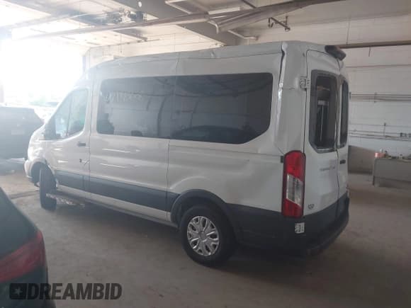 ✅ 2018 Ford Transit XL • VIN: 1FMZK1CM7JKA81747 • Lot: 42143608. Wystawiony na IAAI z przebiegiem 20 981 mil. Bezpłatny archiwum sprzedaży aukcyjnych z USA i szczegółowy raport historii pojazdu na DreamBid. Zdjęcie 3.