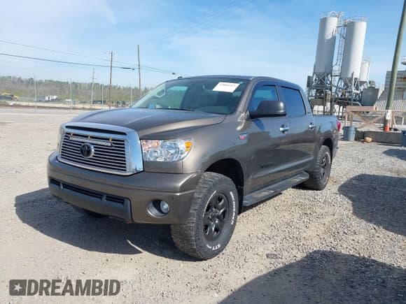 ✅ 2011 Toyota Tundra Limited • VIN: 5TFHW5F13BX192863 • Lot: 42060262. Listed on IAAI with 237,182 mi. Free auction sales archive from the USA and detailed vehicle history report at DreamBid. Image 2.