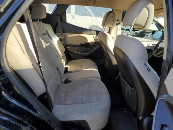 ✅ 2016 Hyundai Santa Fe • VIN: 5XYZU3LBXGG380477 • Lot: 85147405. Wystawiony na Copart z przebiegiem 267 079 mil. Bezpłatny archiwum sprzedaży aukcyjnych z USA i szczegółowy raport historii pojazdu na DreamBid. Zdjęcie 10.