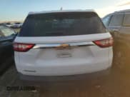 ✅ 2018 Chevrolet Traverse LS • VIN: 1GNERFKW9JJ285834 • Lot: 90102415. Wystawiony na Copart z przebiegiem 89 126 mil. Bezpłatny archiwum sprzedaży aukcyjnych z USA i szczegółowy raport historii pojazdu na DreamBid. Zdjęcie 6.