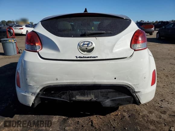 ✅ 2012 Hyundai Veloster w/Red Int • VIN: KMHTC6AD9CU035461 • Lot: 75649334. Wystawiony na Copart z przebiegiem Nie podano. Bezpłatny archiwum sprzedaży aukcyjnych z USA i szczegółowy raport historii pojazdu na DreamBid. Zdjęcie 6.