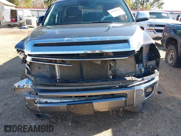 ✅ 2020 Toyota Tundra Platinum • VIN: 5TFAY5F15LX924715 • Лот: 41229574. Опубликован ранее на IAAI с пробегом 54 521 миль. Бесплатный доступ к архиву аукционных продаж из США и подробный отчёт об истории автомобиля на DreamBid. Изображение 13.