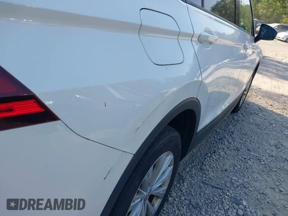 ✅ 2018 Volkswagen Tiguan S • VIN: 3VV0B7AX6JM119959 • Lot: 42967527. Listed on IAAI with 140,935 mi. Free auction sales archive from the USA and detailed vehicle history report at DreamBid. Image 6.