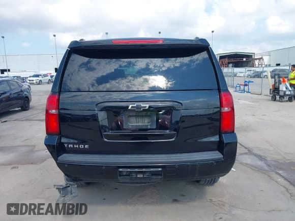 ✅ 2018 Chevrolet Tahoe LT • VIN: 1GNSCBKC7JR387931 • Lot: 43488501. Wystawiony na IAAI z przebiegiem 129 457 mil. Bezpłatny archiwum sprzedaży aukcyjnych z USA i szczegółowy raport historii pojazdu na DreamBid. Zdjęcie 17.