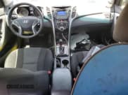 ✅ 2016 Hyundai Elantra • VIN: KMHD35LH2GU291526 • Lot: 61265775. Wystawiony na Copart z przebiegiem 110 511 mil. Bezpłatny archiwum sprzedaży aukcyjnych z USA i szczegółowy raport historii pojazdu na DreamBid. Zdjęcie 8.