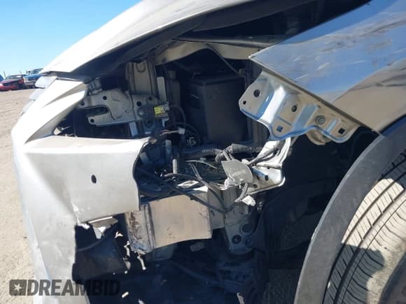 ✅ 2019 Lexus RX 350 • VIN: 2T2ZZMCA5KC137044 • Lot: 43899971. Wystawiony na IAAI z przebiegiem 51 860 mil. Bezpłatny archiwum sprzedaży aukcyjnych z USA i szczegółowy raport historii pojazdu na DreamBid. Zdjęcie 18.