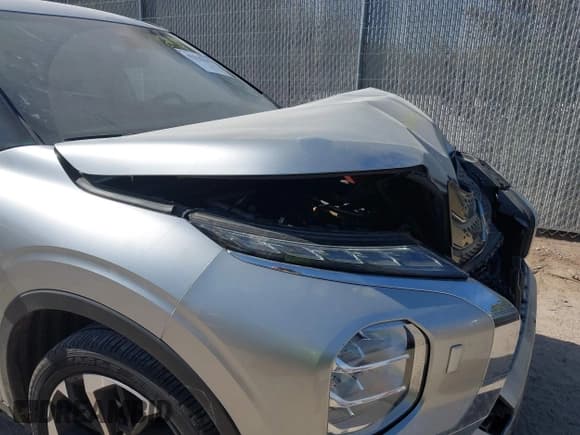 ✅ 2022 Mitsubishi Outlander ES • VIN: JA4J4TA88NZ032612 • Лот: 42232147. Опубликован ранее на IAAI с пробегом 96 562 миль. Бесплатный доступ к архиву аукционных продаж из США и подробный отчёт об истории автомобиля на DreamBid. Изображение 17.