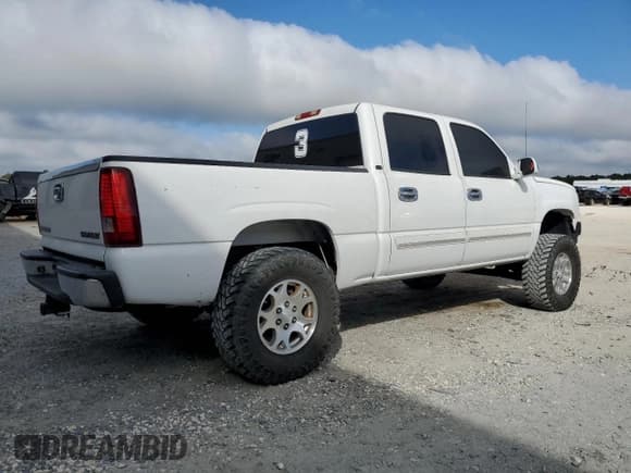 ✅ 2005 Chevrolet Silverado 1500 LT • VIN: 2GCEC13TX51109926 • Лот: 75235454. Опубликован ранее на Copart с пробегом Не указан. Бесплатный доступ к архиву аукционных продаж из США и подробный отчёт об истории автомобиля на DreamBid. Изображение 3.