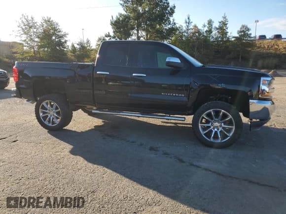 ✅ 2018 Chevrolet Silverado 1500 LT • VIN: 1GCVKREC8JZ161054 • Лот: 77520124. Опубликован ранее на Copart с пробегом 62 436 миль. Бесплатный доступ к архиву аукционных продаж из США и подробный отчёт об истории автомобиля на DreamBid. Изображение 4.