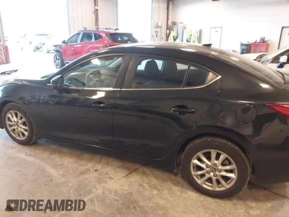 ✅ 2016 Mazda 3 i Touring • VIN: 3MZBM1W7XGM247392 • Lot: 43767917. Wystawiony na IAAI z przebiegiem 163 403 mil. Bezpłatny archiwum sprzedaży aukcyjnych z USA i szczegółowy raport historii pojazdu na DreamBid. Zdjęcie 14.