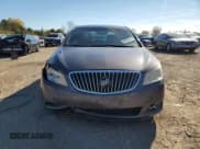 ✅ 2013 Buick LaCrosse Leather • VIN: 1G4GC5E32DF153533 • Lot: 85954335. Wystawiony na Copart z przebiegiem 298 909 mil. Bezpłatny archiwum sprzedaży aukcyjnych z USA i szczegółowy raport historii pojazdu na DreamBid. Zdjęcie 5.