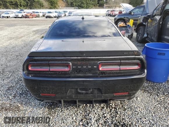 ✅ 2022 Dodge Challenger R/T Scat Pack Widebody • VIN: 2C3CDZFJ8NH246856 • Lot: 39594224. Wystawiony na Copart z przebiegiem 9 996 mil. Bezpłatny archiwum sprzedaży aukcyjnych z USA i szczegółowy raport historii pojazdu na DreamBid. Zdjęcie 6.