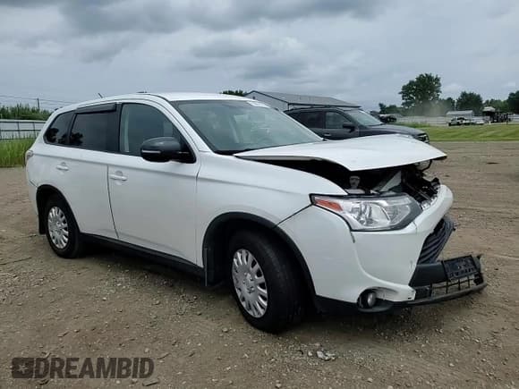 ✅ 2015 Mitsubishi Outlander ES • VIN: JA4AD2A32FZ002361 • Лот: 65882165. Опубликован ранее на Copart с пробегом 205 173 миль. Бесплатный доступ к архиву аукционных продаж из США и подробный отчёт об истории автомобиля на DreamBid. Изображение 15.