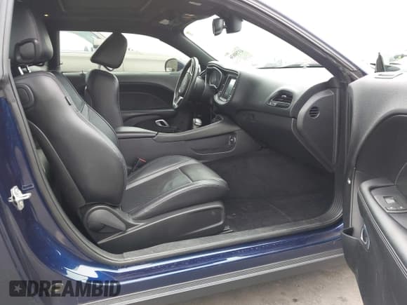 ✅ 2015 Dodge Challenger SXT Plus • VIN: 2C3CDZBG0FH719001 • Lot: 43750836. Wystawiony na IAAI z przebiegiem 78 492 mil. Bezpłatny archiwum sprzedaży aukcyjnych z USA i szczegółowy raport historii pojazdu na DreamBid. Zdjęcie 5.