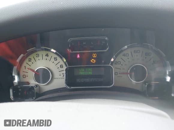 ✅ 2011 Ford Expedition XLT • VIN: 1FMJU1J58BEF54056 • Lot: 42254977. Listed on IAAI with 184,199 mi. Free auction sales archive from the USA and detailed vehicle history report at DreamBid. Image 7.