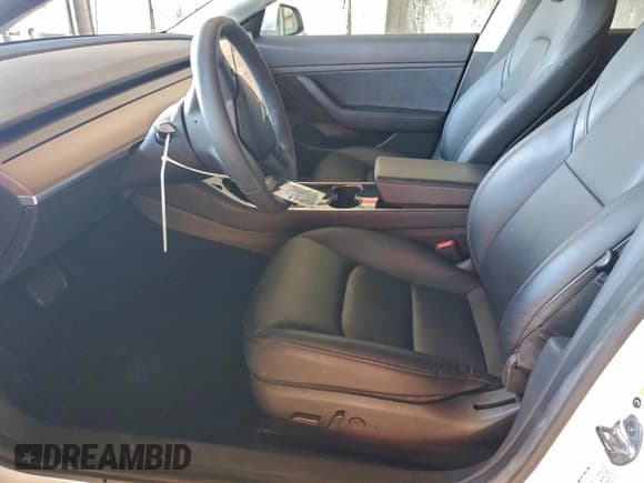 ✅ 2020 Tesla Model 3 Long Range • VIN: 5YJ3E1EB3LF618014 • Lot: 95193415. Wystawiony na Copart z przebiegiem 41 832 mil. Bezpłatny archiwum sprzedaży aukcyjnych z USA i szczegółowy raport historii pojazdu na DreamBid. Zdjęcie 7.