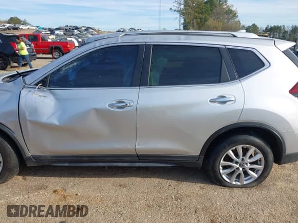 ✅ 2019 Nissan Rogue SV • VIN: KNMAT2MT9KP518422 • Lot: 41890104. Listed on IAAI with 105,291 mi. Free auction sales archive from the USA and detailed vehicle history report at DreamBid. Image 15.