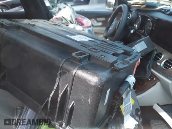 ✅ 2018 Mercedes-Benz E 300 • VIN: WDDZF4JB8JA434973 • Lot: 43214961. Listed on IAAI with 49,021 mi. Free auction sales archive from the USA and detailed vehicle history report at DreamBid. Image 5.