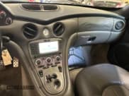 ✅ 2004 Maserati Coupe • VIN: ZAMBC38A240012148 • Lot: 66689845. Wystawiony na Copart z przebiegiem 87 977 mil. Bezpłatny archiwum sprzedaży aukcyjnych z USA i szczegółowy raport historii pojazdu na DreamBid. Zdjęcie 9.