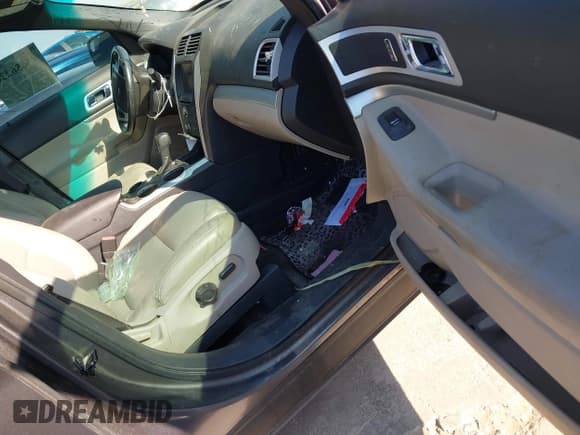 ✅ 2011 Ford Explorer XLT • VIN: 1FMHK7D84BGA64697 • Lot: 43656226. Wystawiony na IAAI z przebiegiem 108 320 mil. Bezpłatny archiwum sprzedaży aukcyjnych z USA i szczegółowy raport historii pojazdu na DreamBid. Zdjęcie 5.