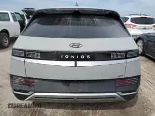 2022 Hyundai Ioniq 5 SE z VIN KM8KMDAF0NU051131, wystawiony jako Copart lot #75205384 z przebiegiem Nie podano mil oraz Nie do naprawy • Non repairable. Historia ofert i sprzedaży dostępna na DreamBid. Obrazek 6.