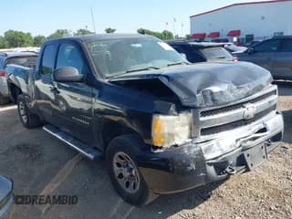 ✅ 2010 Chevrolet Silverado 1500 LS • VIN: 1GCSCREA7AZ228693 • Lot: 41992241. Listed on IAAI with 231,926 mi. Free auction sales archive from the USA and detailed vehicle history report at DreamBid. Image 1.