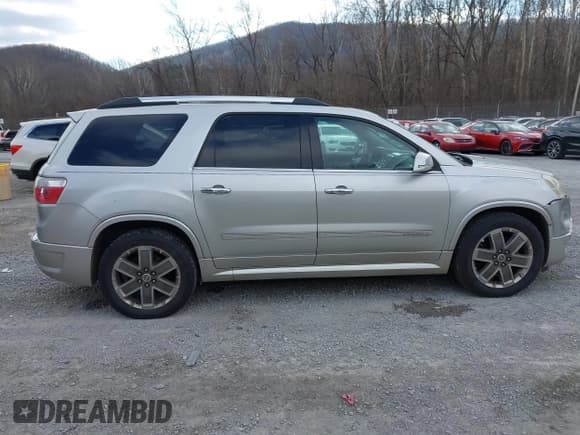 ✅ 2012 GMC Acadia Denali • VIN: 1GKKVTED4CJ311764 • Lot: 43743570. Listed on IAAI with 228,950 mi. Free auction sales archive from the USA and detailed vehicle history report at DreamBid. Image 14.