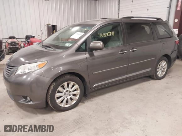 ✅ 2015 Toyota Sienna XLE • VIN: 5TDDK3DC5FS106497 • Lot: 43806941. Listed on IAAI with 120,586 mi. Free auction sales archive from the USA and detailed vehicle history report at DreamBid. Image 2.