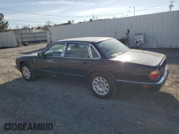 ✅ 2002 Jaguar XJ 8 • VIN: SAJDA14CX2LF40535 • Лот: 78708334. Опубликован ранее на Copart с пробегом 74 862 миль. Бесплатный доступ к архиву аукционных продаж из США и подробный отчёт об истории автомобиля на DreamBid. Изображение 2.