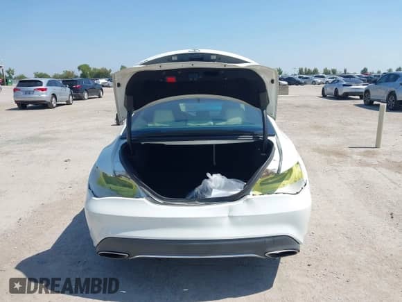 2018 Mercedes-Benz CLA 250 с VIN WDDSJ4EB5JN526223, выставлен на аукционе IAAI как лот 43177797 с пробегом 126 072 миль миль и . История ставок и продаж доступна на DreamBid. Изображение 17.