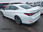 ✅ 2019 Lexus ES 350 Luxury • VIN: 58ABZ1B12KU048500 • Lot: 43540393. Wystawiony na IAAI z przebiegiem 64 293 mil. Bezpłatny archiwum sprzedaży aukcyjnych z USA i szczegółowy raport historii pojazdu na DreamBid. Zdjęcie 3.