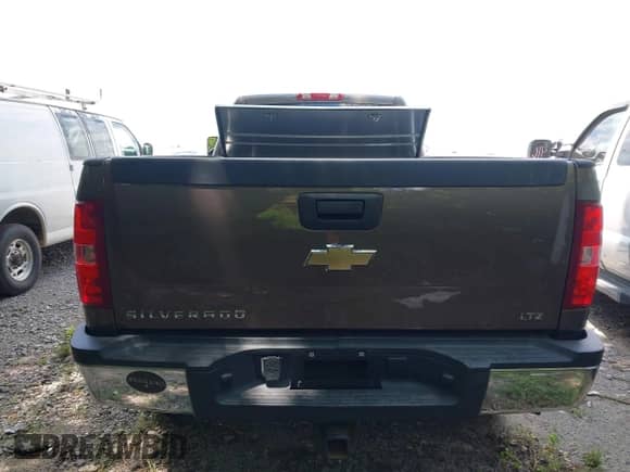 2008 Chevrolet Silverado 3500HD SRW LTZ с VIN 1GCHC33698F191650, выставлен на аукционе IAAI как лот 42846678 с пробегом 97 372 миль миль и . История ставок и продаж доступна на DreamBid. Изображение 16.