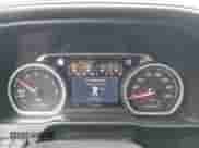 2019 Chevrolet Silverado 1500 High Country z VIN 1GCUYHED9KZ147677, wystawiony jako IAAI lot #42292018 z przebiegiem 58 369 mil mil oraz . Historia ofert i sprzedaży dostępna na DreamBid. Obrazek 7.